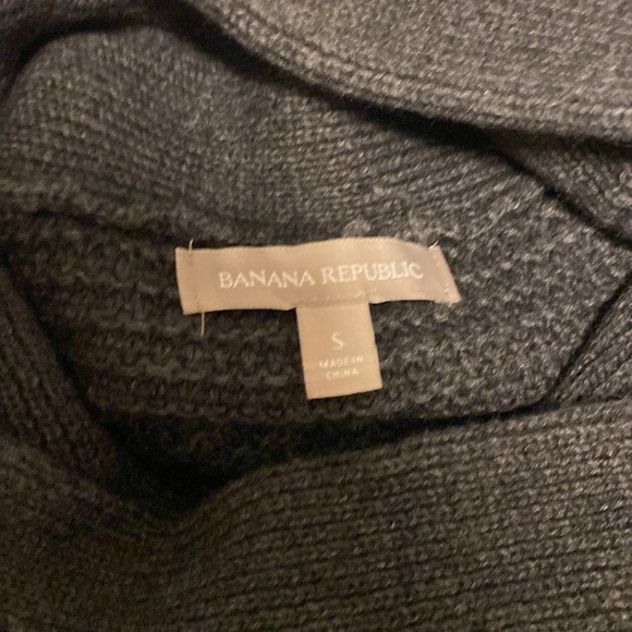 Banana Republic Dark Grey Sweater - Picture 3 of 4